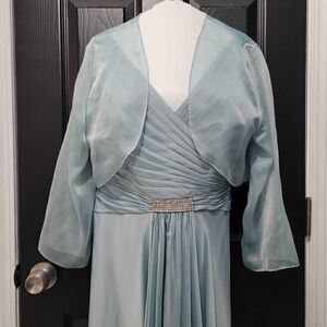 Jade by Jasmine size 12 mother of the bride 3 piece dress